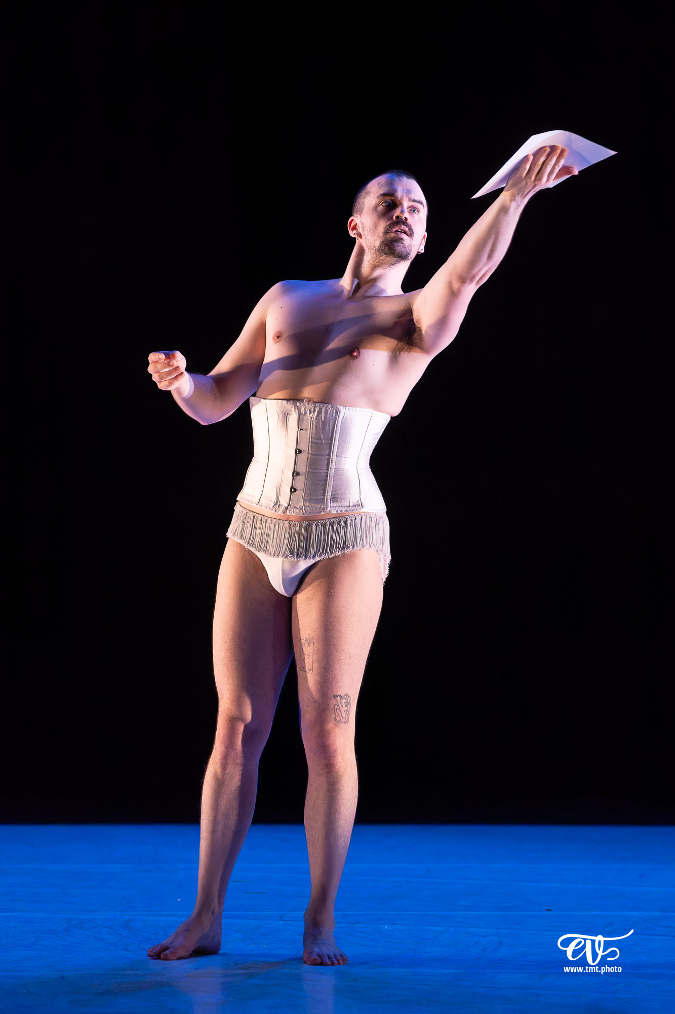 A4 (COMME LA FEUILLE) CIE CHICOS MAMBO